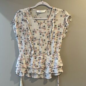 ASTR boho Floral Short Sleeve Top